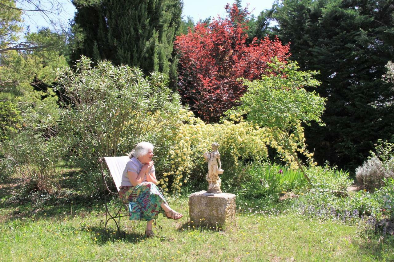 Gite Derriere Les Oliviers -Le Mas De La Cigale Bleue Caumont-sur-Durance Exterior photo